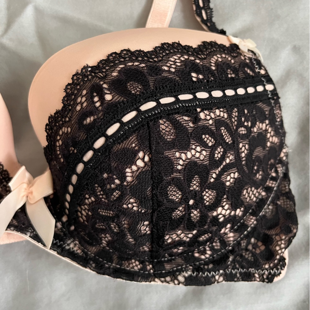 Elegant Lace Black and light pink Bra - Picture 2 of 4